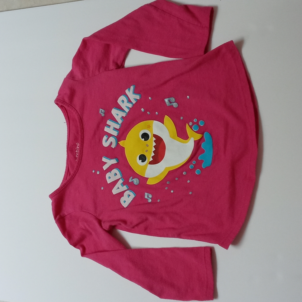 Jumping Beans 2T pink baby shark long sleeved graffic tee
